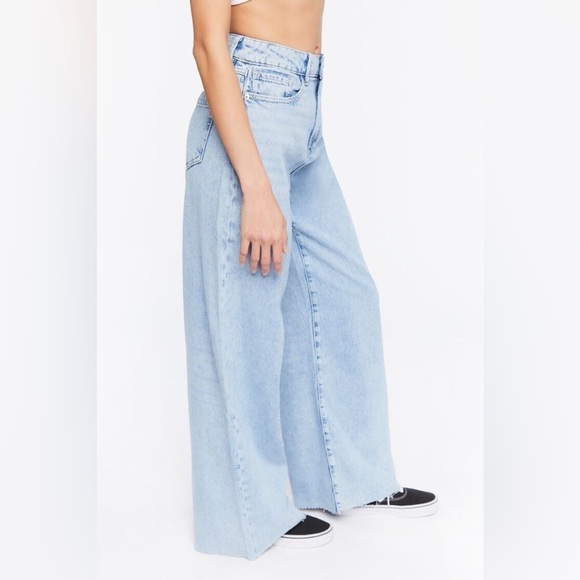 Women’s Pants | High-Rise Wide-Leg Jeans Medium Wash - Picture 4 of 6